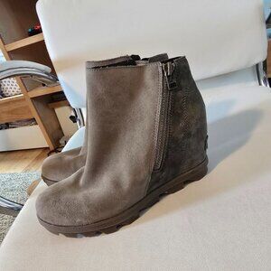 Sorel Joan of Artic Wedge zip boot Womens 7.5 Gray